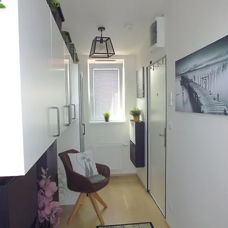 Cozy On Metro Apartment Prag
